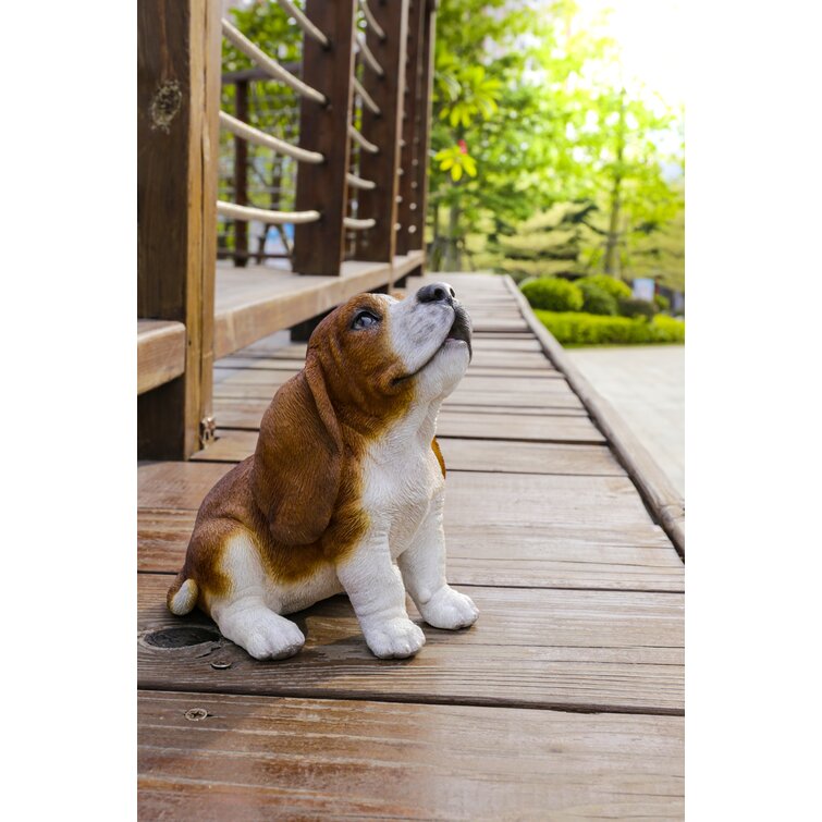 Toy shop basset hound